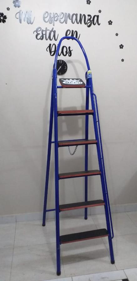 ESCALERA TIJERA ECON DE 6 PASOS