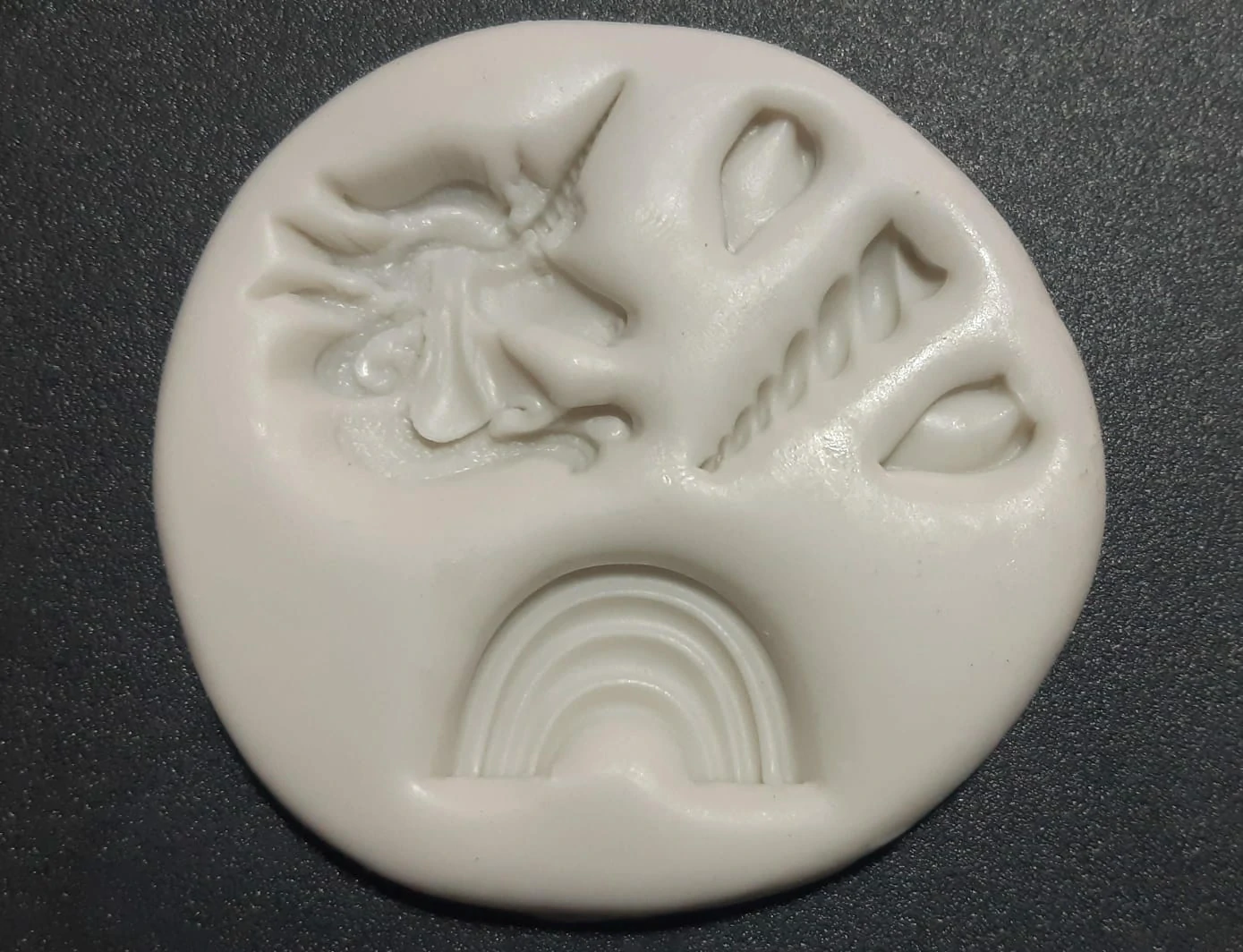 MOLDE DE UNICORNIO ARCO IRIS PARA FONDANT